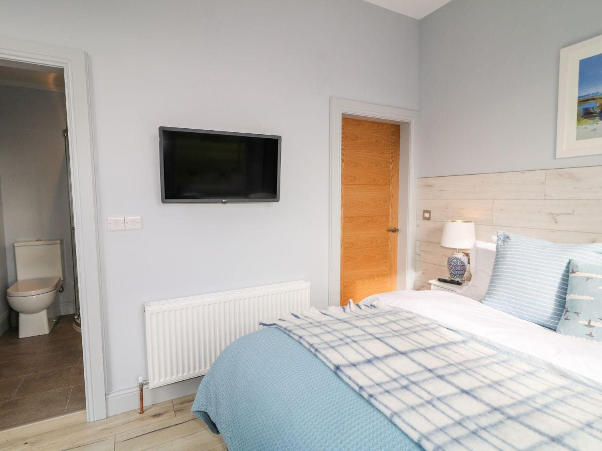 Sea Breeze Apartment Ballycastle Exterior photo